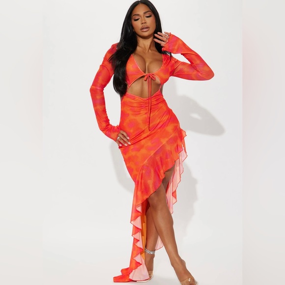 BRAND NEW/NEVER WORN Ruffle Spring Maxi Dress - Picture 1 of 3